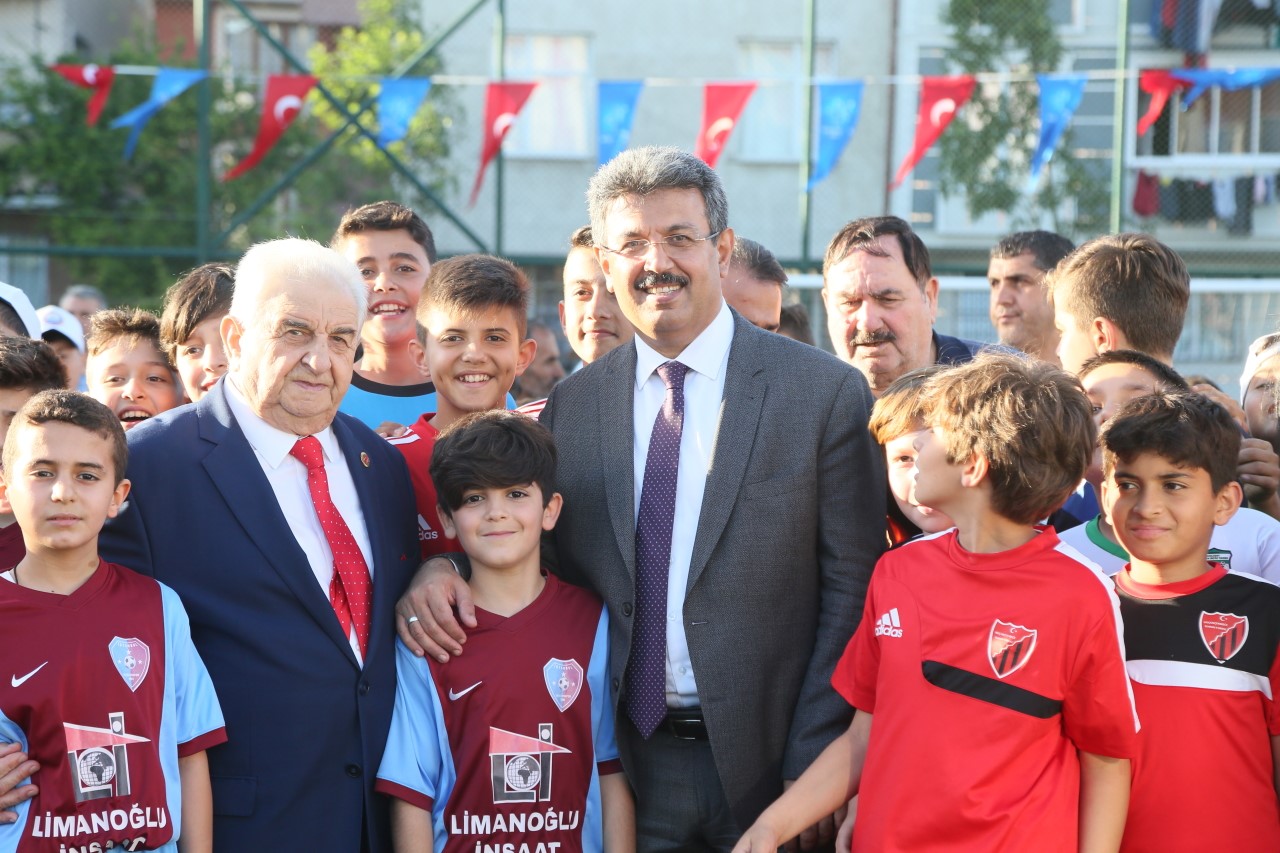 TEVFİKBEY YAŞAR İNAN SPOR TESİSLERİ AÇILDI