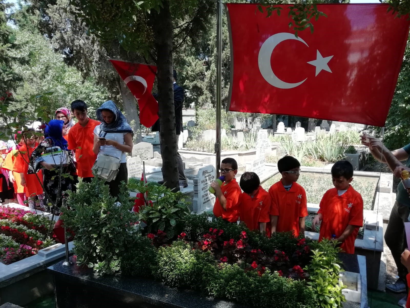15 TEMMUZ ŞEHİTLERİ KABRİ BAŞINDA ANILDI
