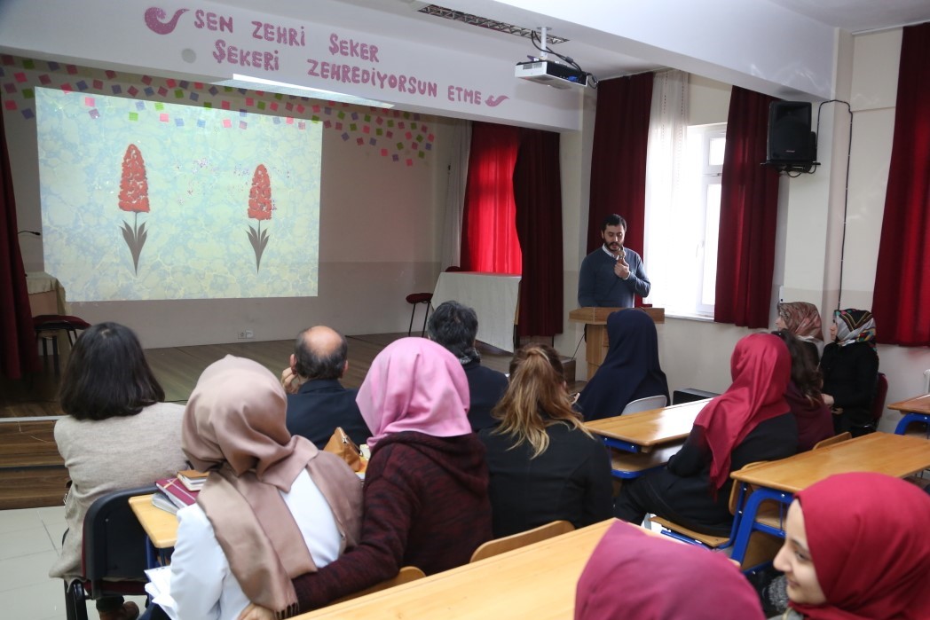 EBRU SANATINDA RENKLERİN VE SEMBOLLERİN ÖNEMİ
